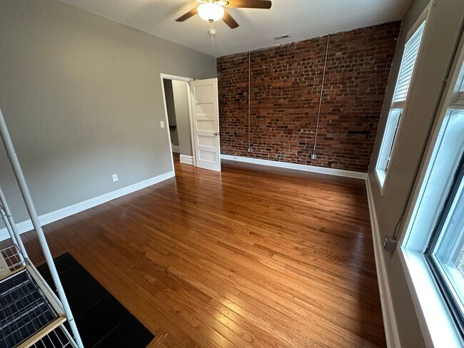 Building Photo - 1555 Hunter Ave