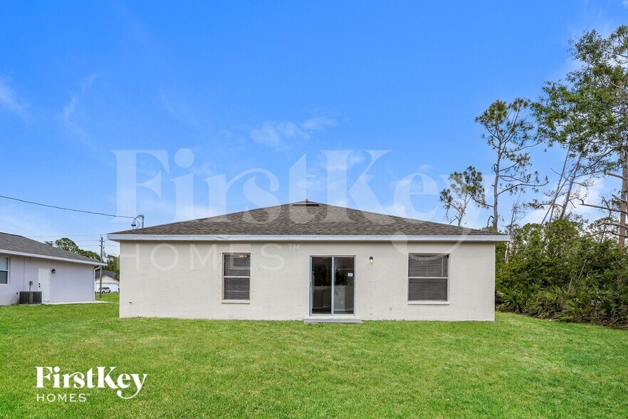 Building Photo - 3169 N Biscayne Dr