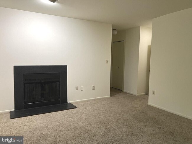 Building Photo - 8729 Sheridan Farms Ct