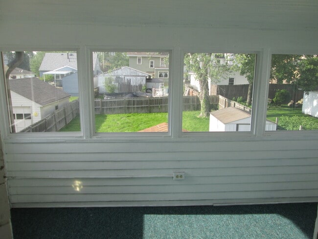 Building Photo - 410 E Kline St