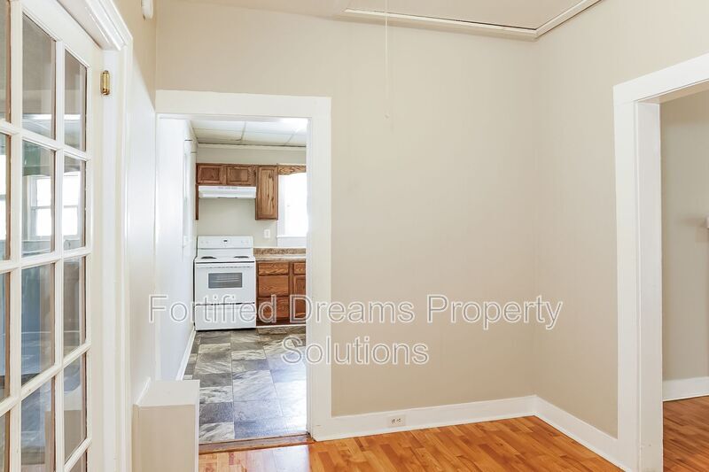 Building Photo - 842 Efird St