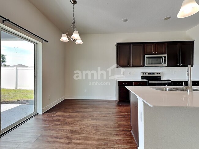 Building Photo - 1048 Lake Trudy Dr