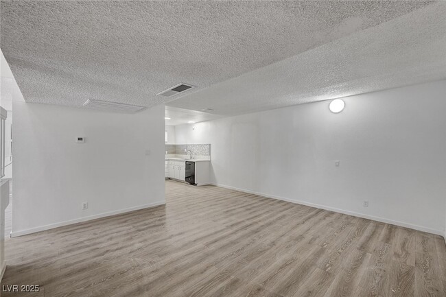 Building Photo - 7182 Acorn Ct