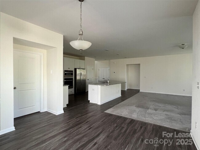 Building Photo - 1024 Argentium Way