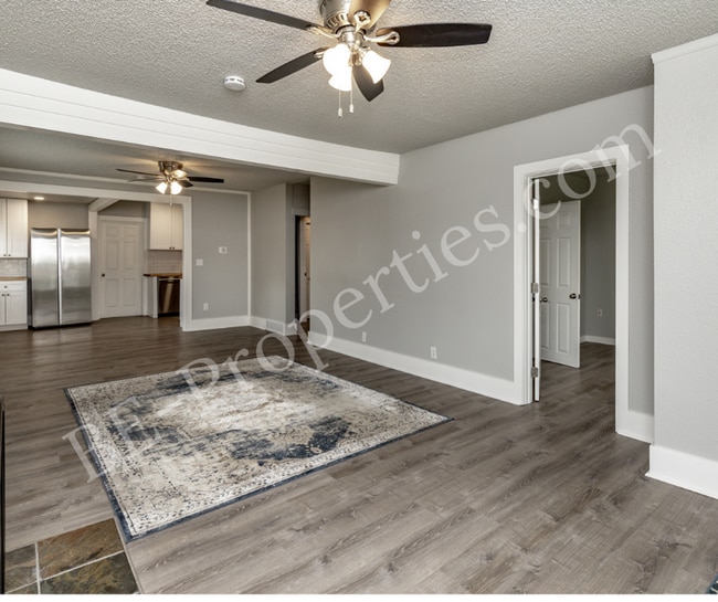 Building Photo - Renovated Tacoma Home
