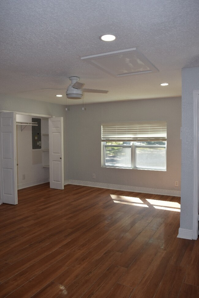 Building Photo - 2718 Viola Ln