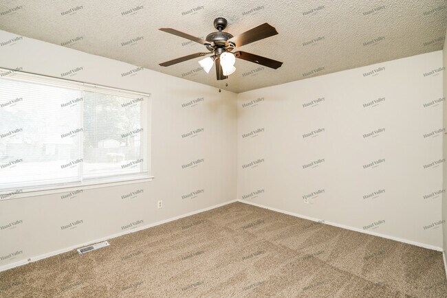 Building Photo - 3024 S Ash Ct