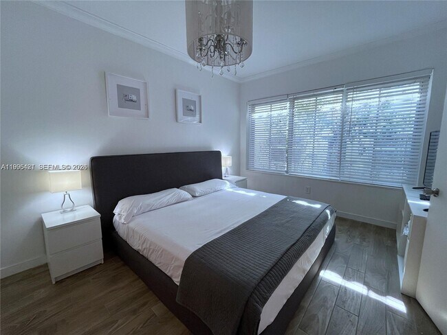 Building Photo - 1611 Euclid Ave