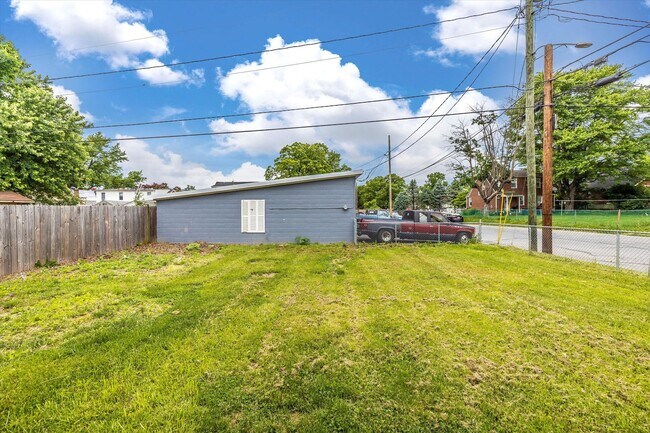 Building Photo - 531 Lee Pl