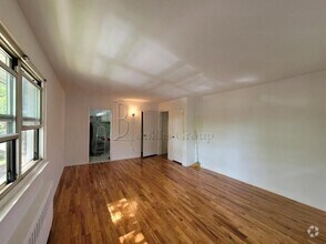 Building Photo - 2 bedroom in GLEN OAKS NY 11004