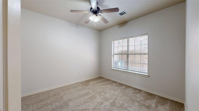Building Photo - 332 Forest Dr Loop