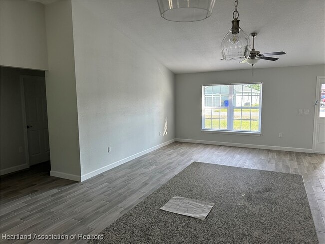 Building Photo - 4605 Whiting Dr