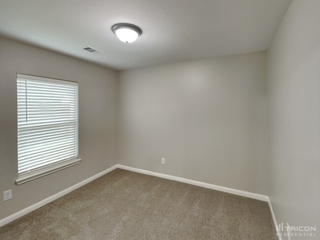 Building Photo - 8707 Hazel Rose Sky Dr