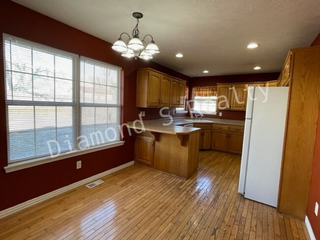 Building Photo - Lovely 3 bedroom home available!  Sequiota...