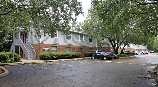 Primary Photo - Camden Place Apartments