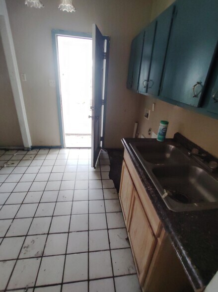 Building Photo - 1308 St Stephens Dr