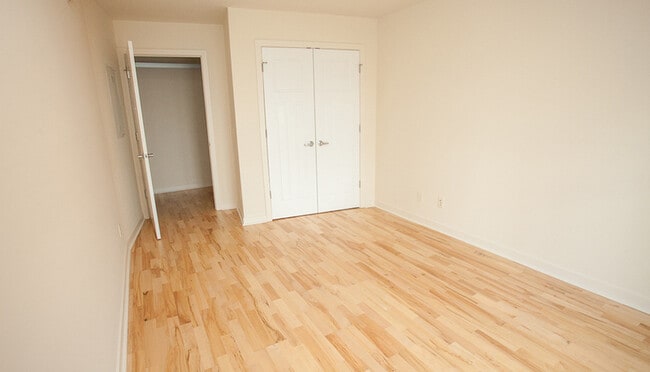 Building Photo - 242 E Water St