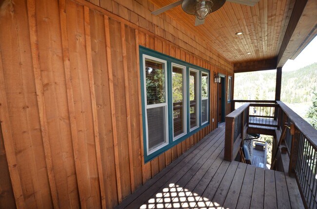 Building Photo - 471 High Point Dr