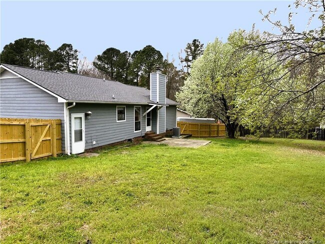 Building Photo - 1542 Londonderry Pl