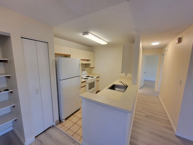 Building Photo - Available Now – Clean & Comfortable 2-Bedroom at Kihei Villages