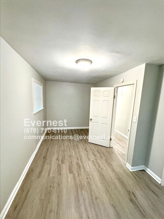 Building Photo - 4402 Davana Dr
