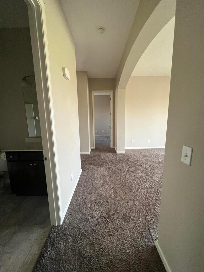 Building Photo - 3203 Rossmore Cir