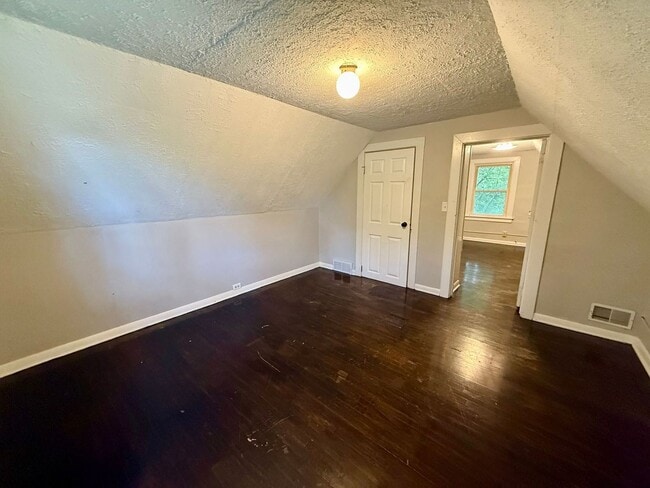 Building Photo - 3 Bed 1 Bath Single Family Home in Rothschild