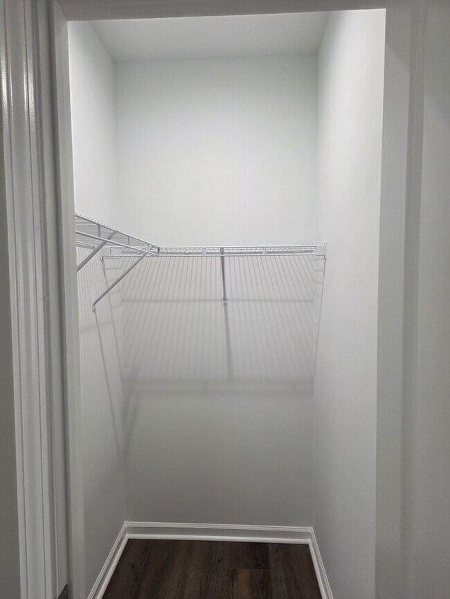 Building Photo - Welcome to your Gem Home!