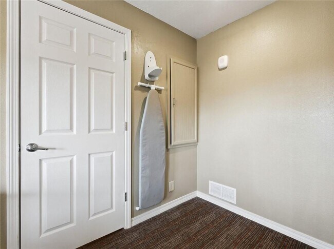 Building Photo - 150 Apple Seed Ct