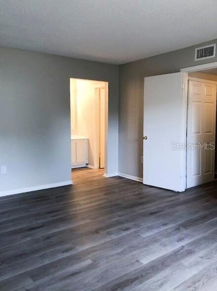 Building Photo - 548 Orange Dr