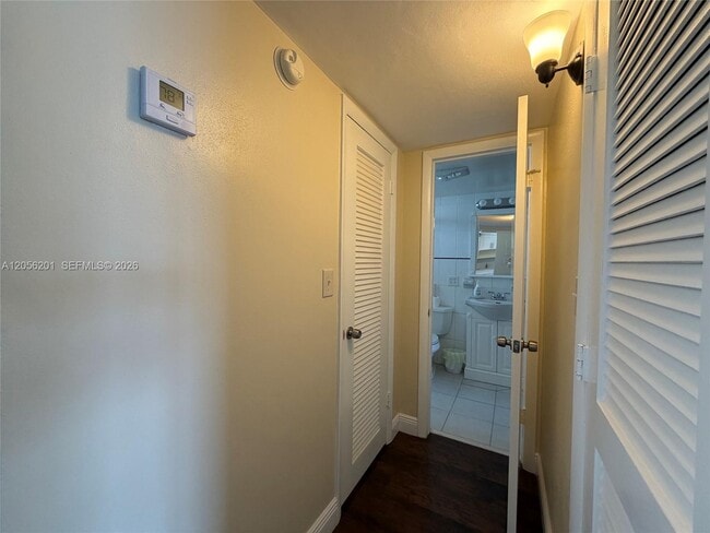 Building Photo - 3020 Marcos Dr