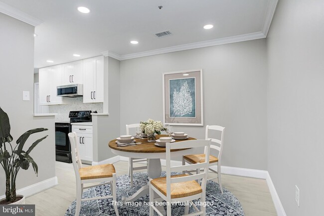 Building Photo - 273 S Pickett St