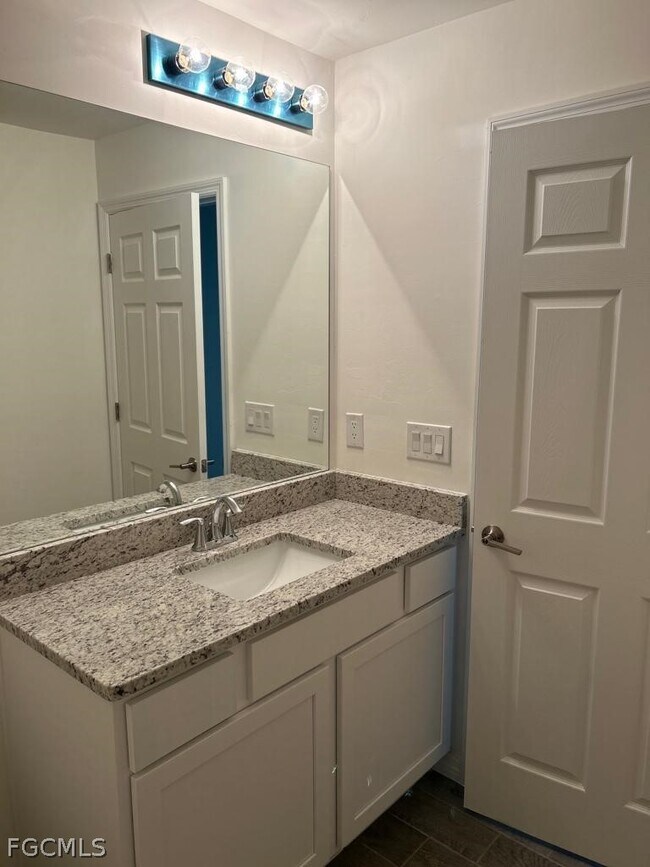 Building Photo - 3626 NE 19th Ave