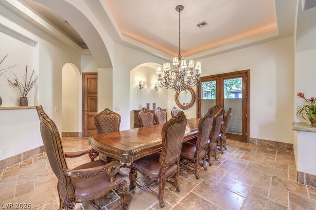 Building Photo - 2780 El Camino Rd