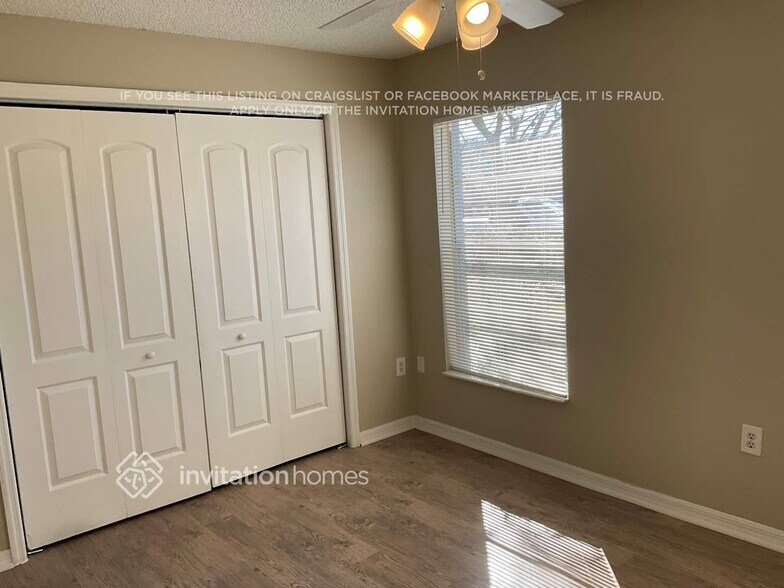 Building Photo - 9741 Reynosa Dr