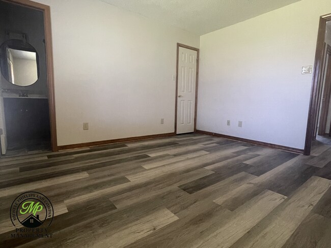 Building Photo - Great Cabot home!