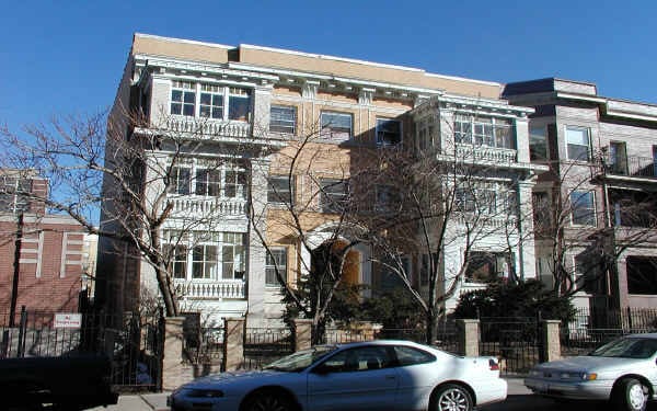 Building Photo - 4149-4151 N Sheridan Rd