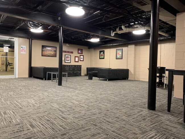 Building Photo - 1BR/1 BA + Bonus Room and balcony in Stadium Village! **Available in January but come see it toda...