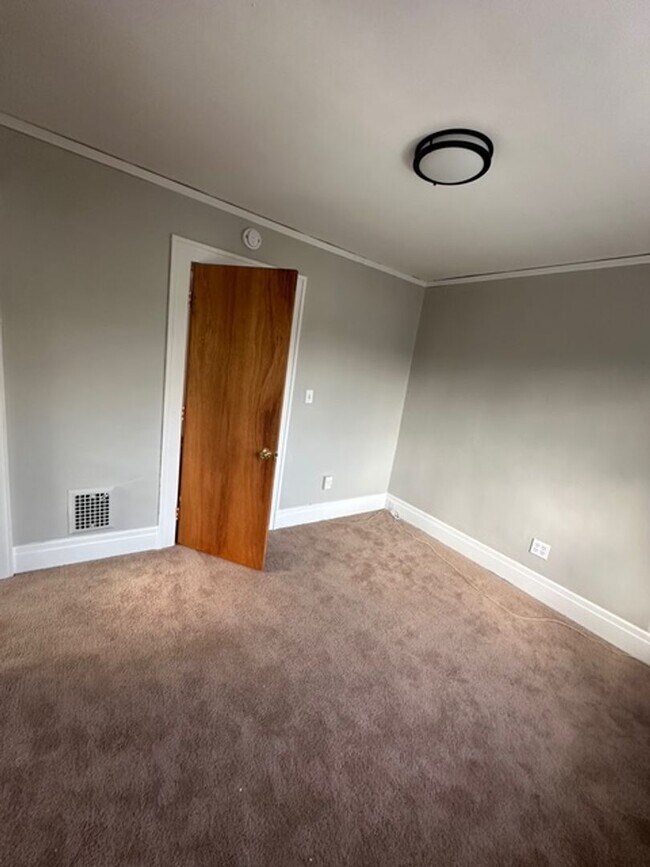 Building Photo - 25 Meech Park