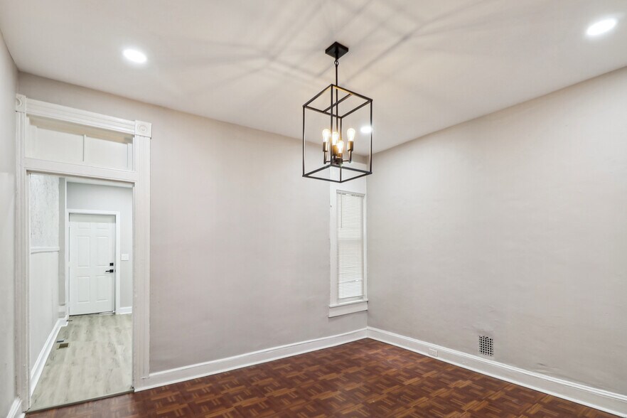 Building Photo - 2128 Hollins St