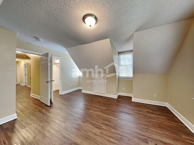 Building Photo - 4700 Forest Highland Dr