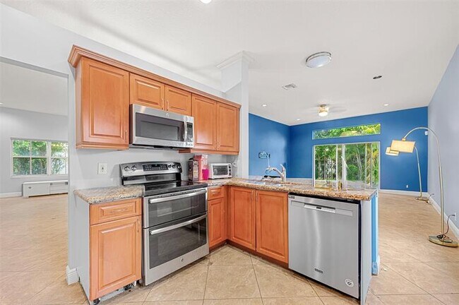 Building Photo - 4227 Sabal Ridge Cir