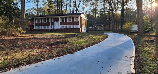 Building Photo - 2349 Valley Way