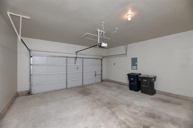 Building Photo - 5621 Old Orchard Dr