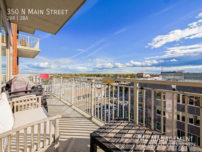 Building Photo - 350 N Main St