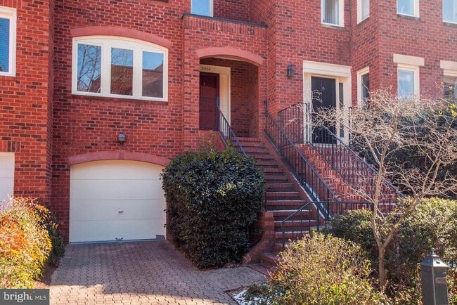 Primary Photo - 3956 Georgetown Ct NW