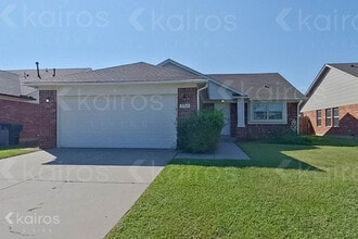 Building Photo - 2720 Edgemere Dr