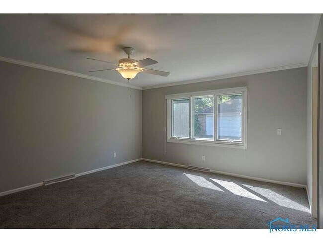Building Photo - 3783 Hillandale Rd