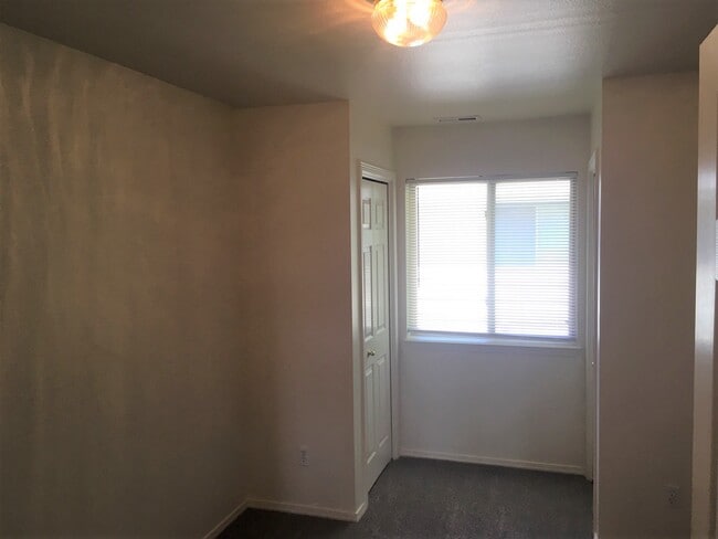 Bedroom - 2709 Wildwood Cir
