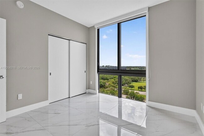 Building Photo - 16385 Biscayne Blvd